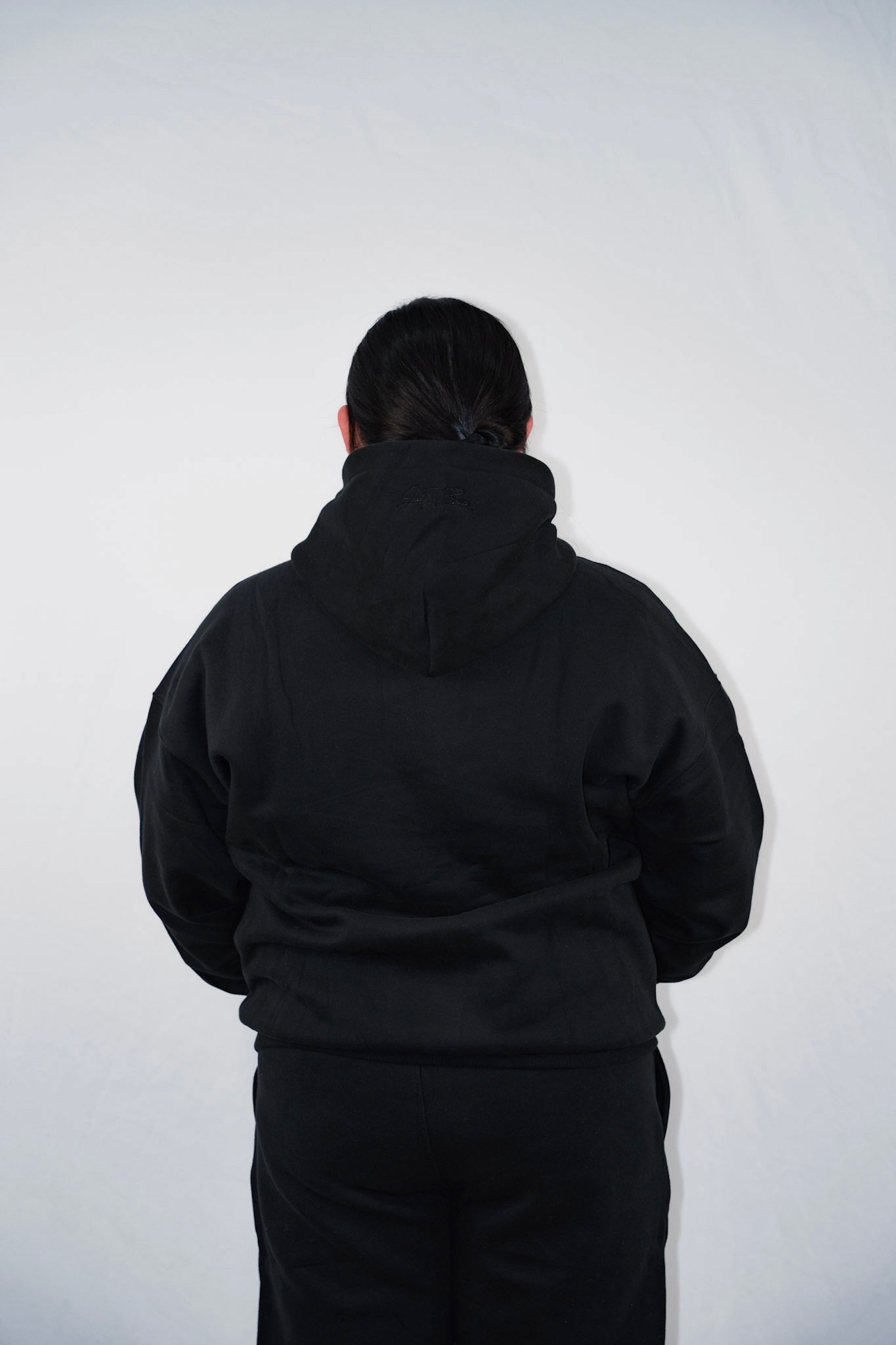 The Basic Pullover - black